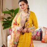 Rashami Desai Photo
