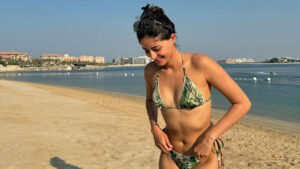Ananya Panday 'bikini bod' stuns Suhana Khan