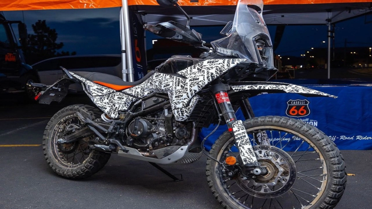 2025 KTM 390