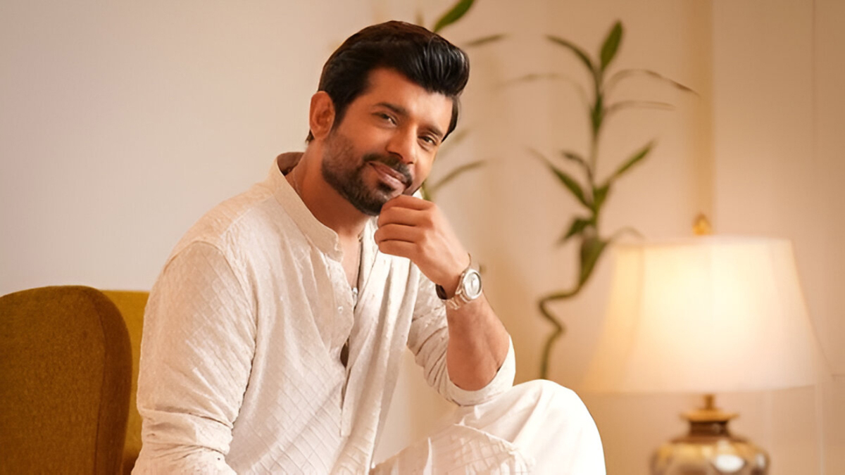 Vineet Kumar Singh Returns Home After Dubai Ordeal.jpg