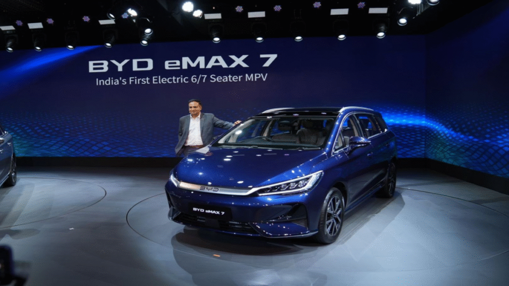 BYD Unveils eMAX 7