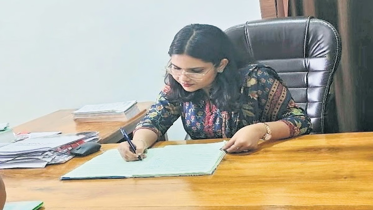 23-Year-Old Kerala Woman
