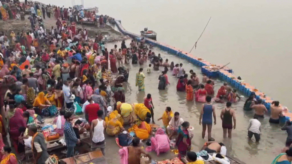 Bhai Dooj: Siblings Gather in Prayagraj