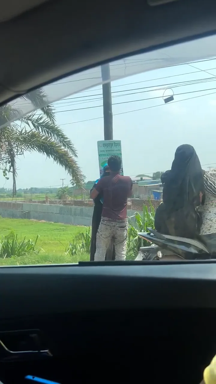 Woman Collapsing Incorrectly to