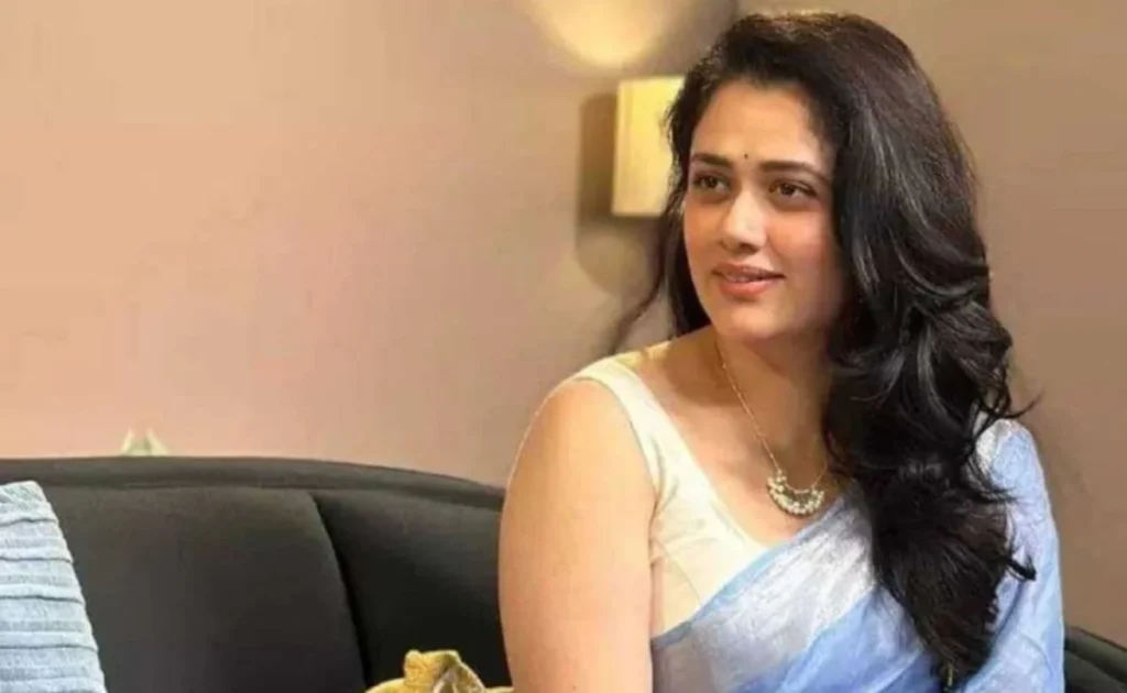 Saree Sensation: Girija Oak's