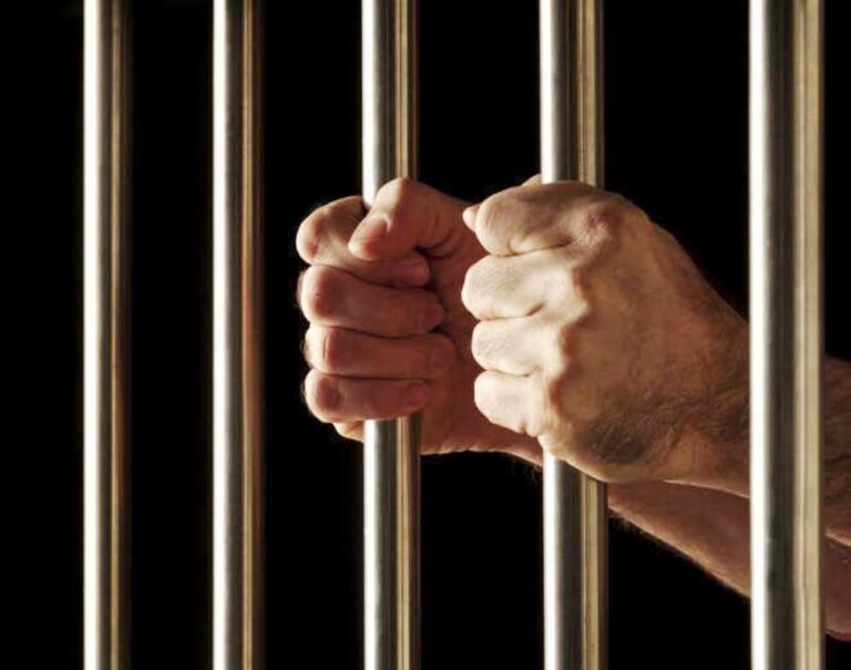Two Detained in Sonamarg