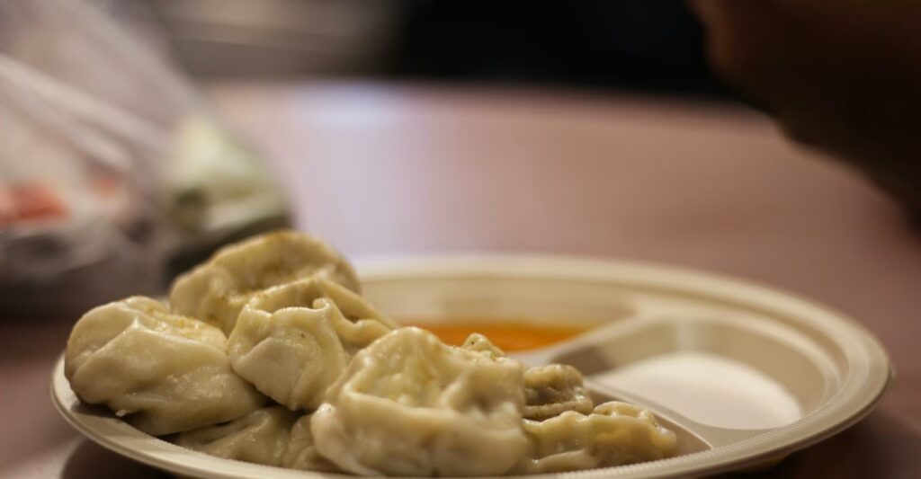 Momo Seller's Income Sparks