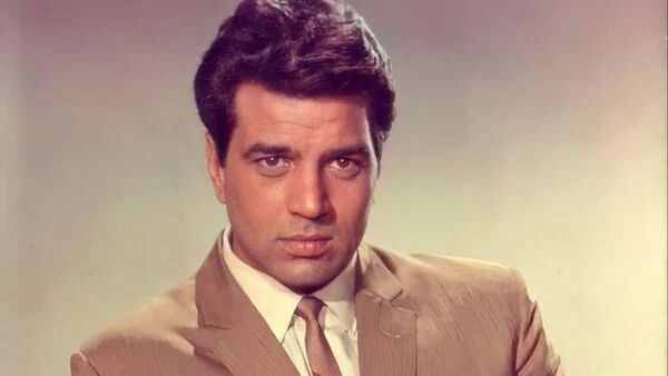 Dharmendra’s Viral Video on