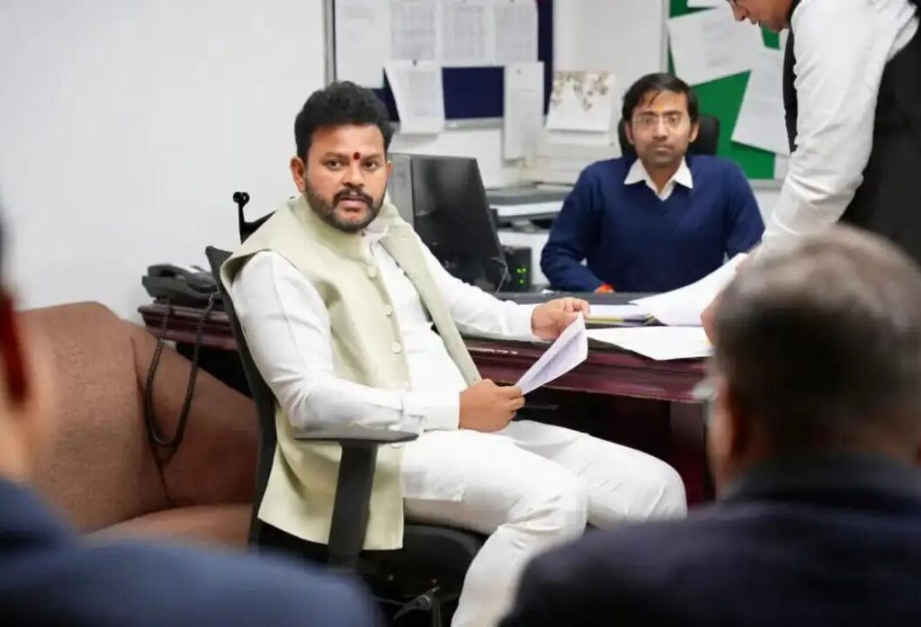 Civil Aviation Minister's Dance