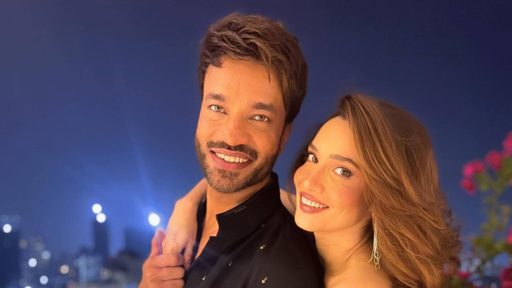 Ankita Lokhande & Vicky Jain Help Sandeep