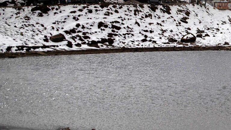 Tragedy at Sela Lake: One Dead, One Missing After Falling Through Thin Ice