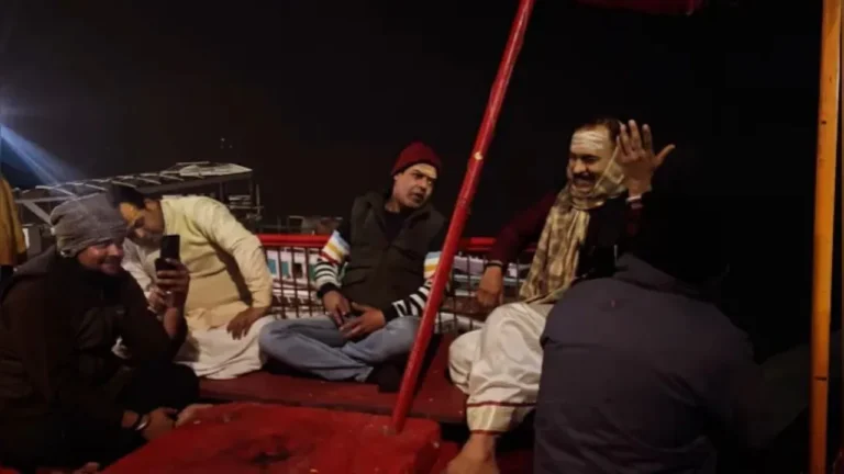 Midnight Melody at Banaras Ghat That Captured the Internet