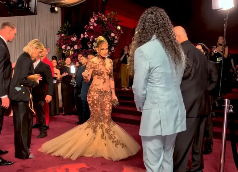 Cole Walliser Offers Defense for Jennifer Lopez Amid Glambot