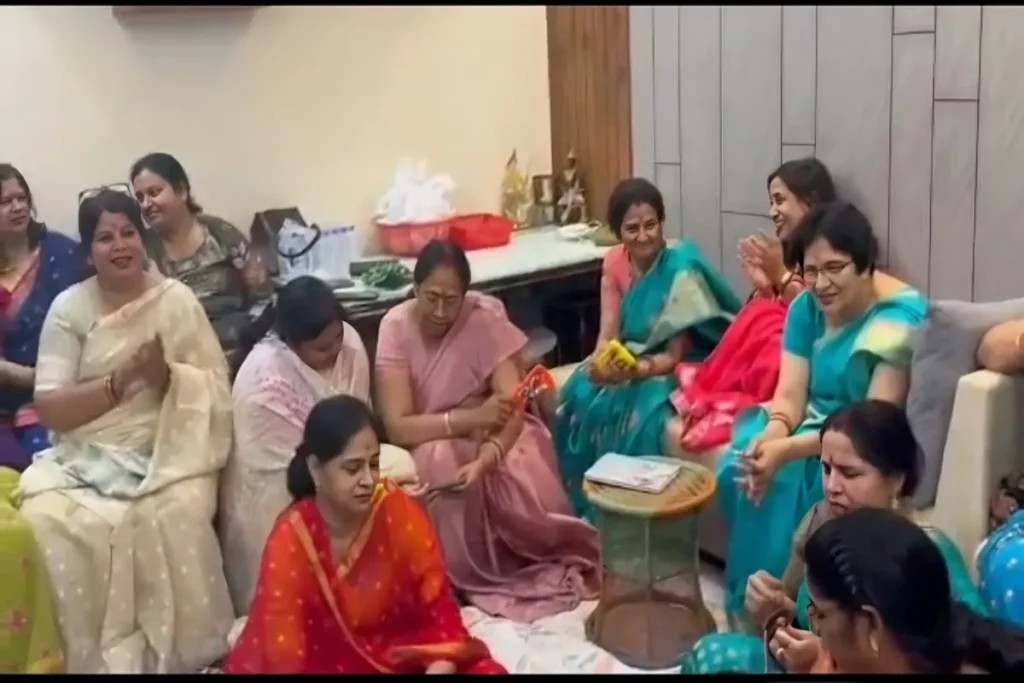 Lucknow Women Use Bhajans