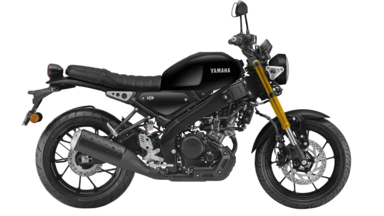Yamaha XSR155 Debuts New Metallic Black Shade