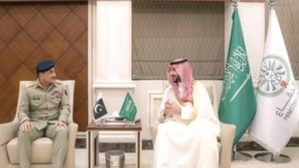 Saudi Defense Minister Meets Pakistan Army Chief