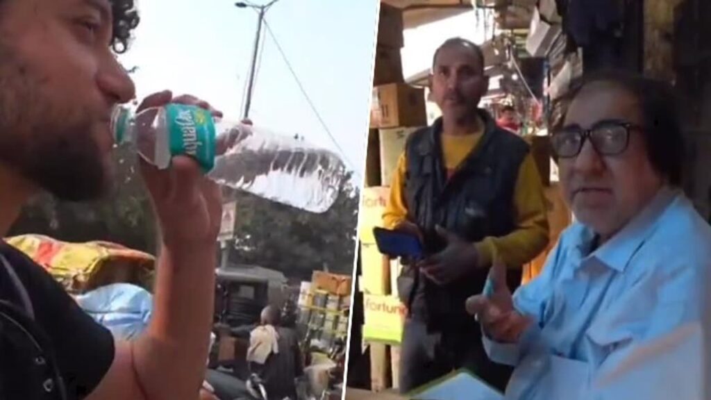 Tourist in Old Delhi Sparks