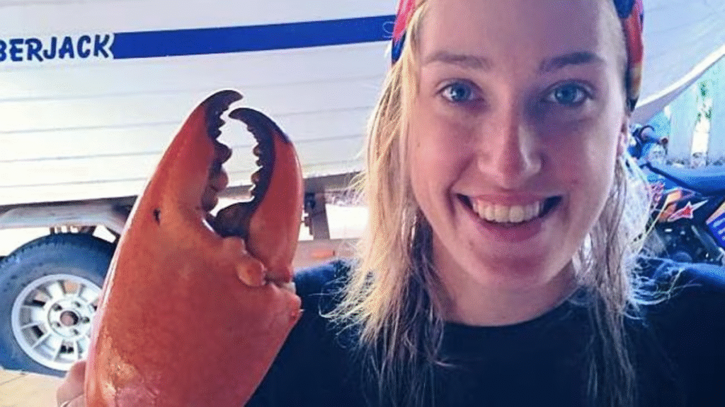 Giant Mud Crab Topples