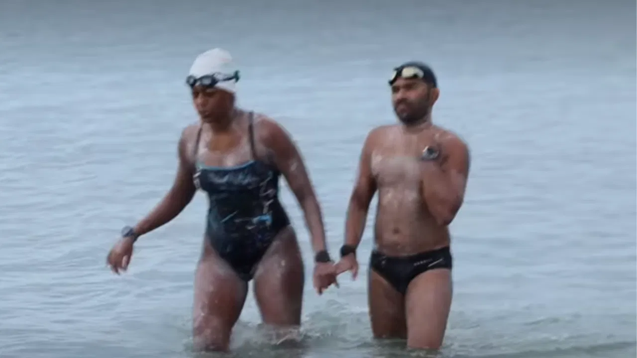 swims from Sri Lanka to India