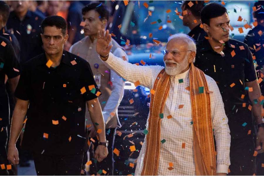 India Defies Global Fuel Crisis