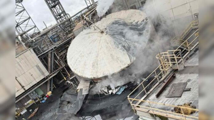 DEADLY CHEMICAL TANK IMPLOSION ROCKS WASHINGTON PAPER MILL DEADLY CHEMICAL TANK IMPLOSION ROCKS WASHINGTON PAPER MILL