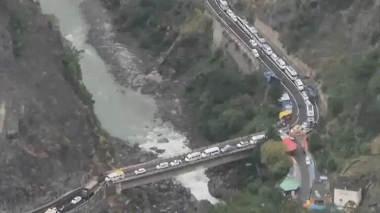 Massive Influx Chokes Badrinath Route: 30,000 Daily Pilgrims Face Multi-Hour Gridlocks in Uttarakhand