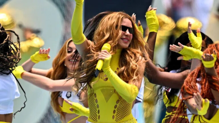 Shakira Reluctant to Leave Stage After Epic World Cup Opener