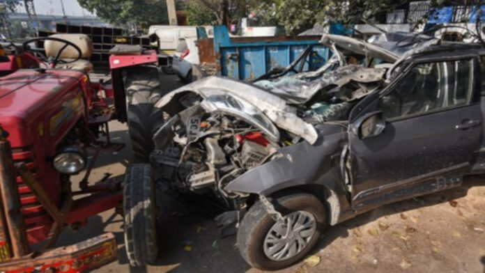 3 Killed, 3 Injured as Car is Dragged 3km Under Tractor 3 Killed, 3 Injured as Car is Dragged 3km Under Tractor