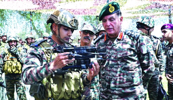Army Chief Visits LoC in Poonch-Rajouri