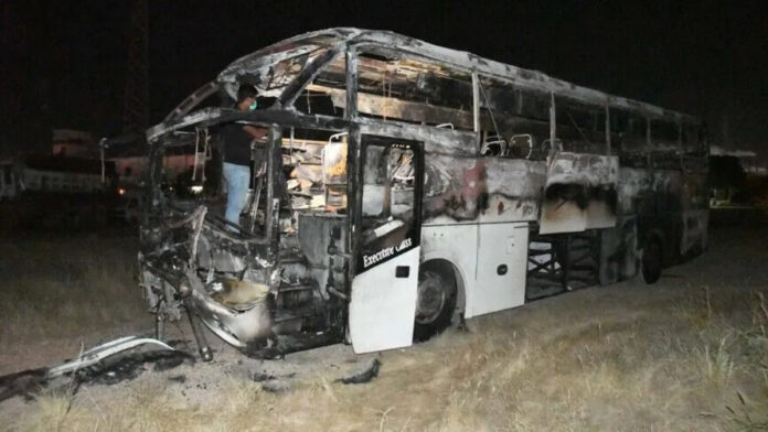 40 Killed in Deadly Pakistan Bus Accident 40 Killed in Deadly Pakistan Bus Accident